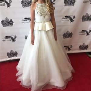 Rachel Allen girls pageant dress. Never altered.